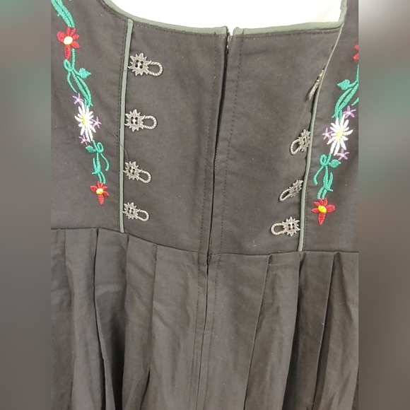 Glory Star Bavarian Octoberfest Dirndl Dress Large Renaissance BLACK Floral NWT - Picture 6 of 10
